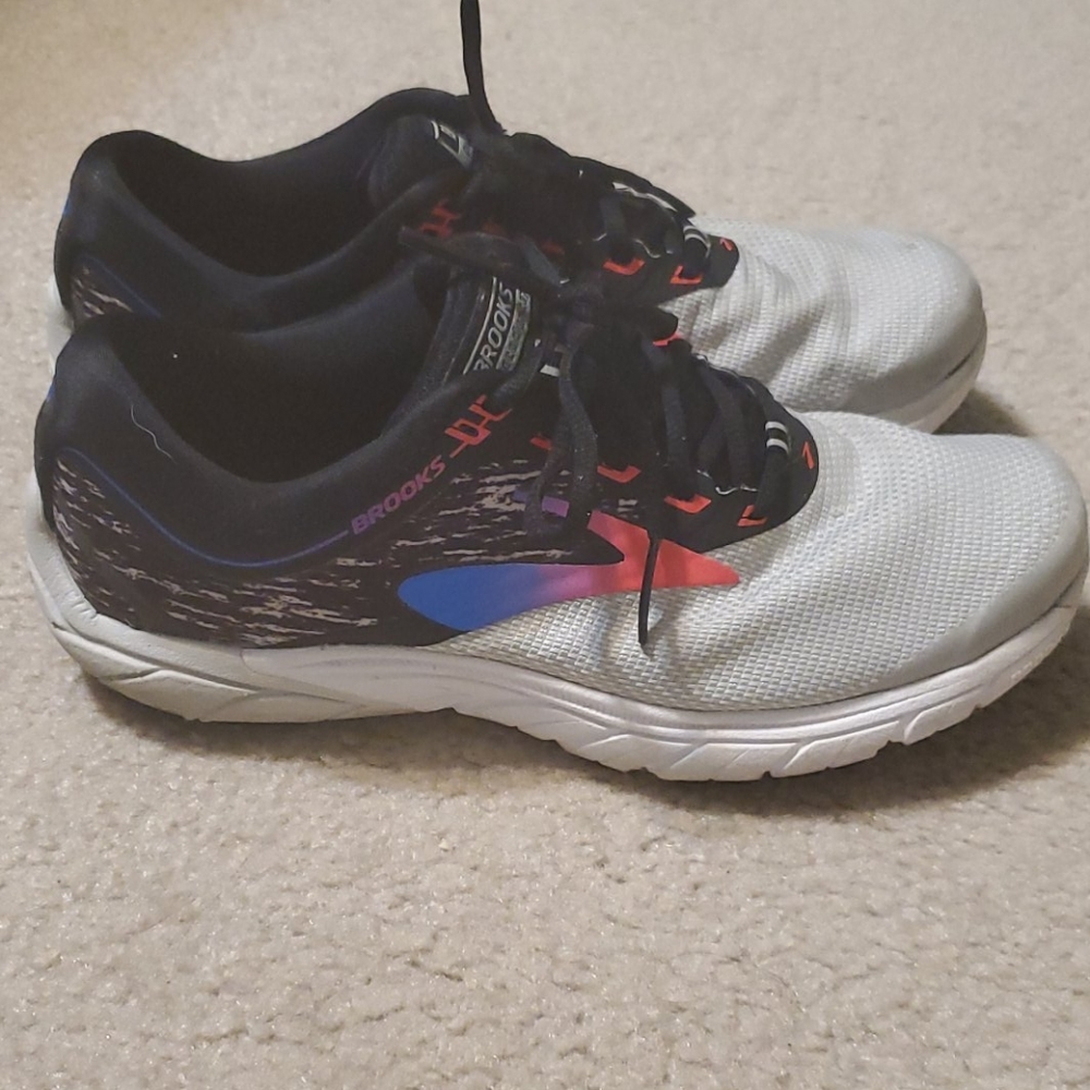 Brooks Pure cadence 7 women's size 8.5